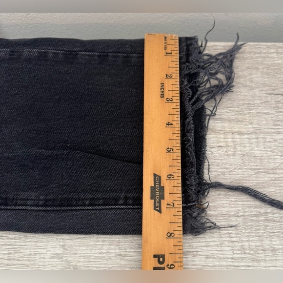 Abercrombie & Fitch The Kick Flare Ultra High
Rise Jeans Cropped Raw Hem Size 6 - Picture 6 of 9
